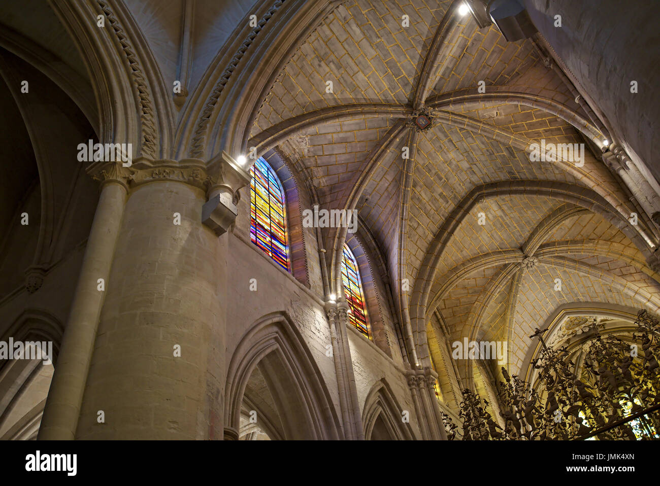 Diagonal view of the top site of the central nave of Saint Mary and