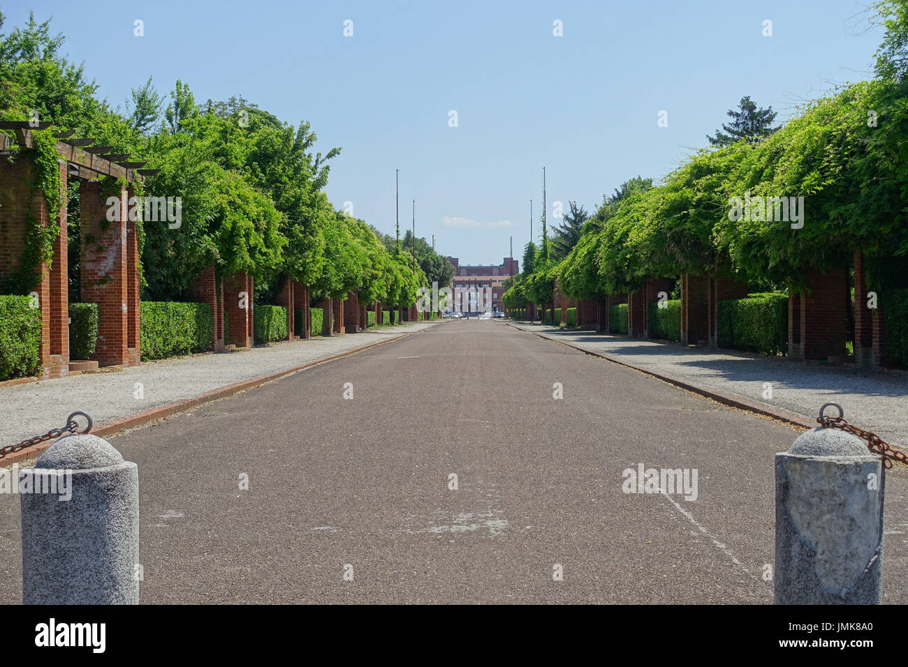 Torviscosa, Zentrale Allee, Hauptachse Stock Photo Alamy