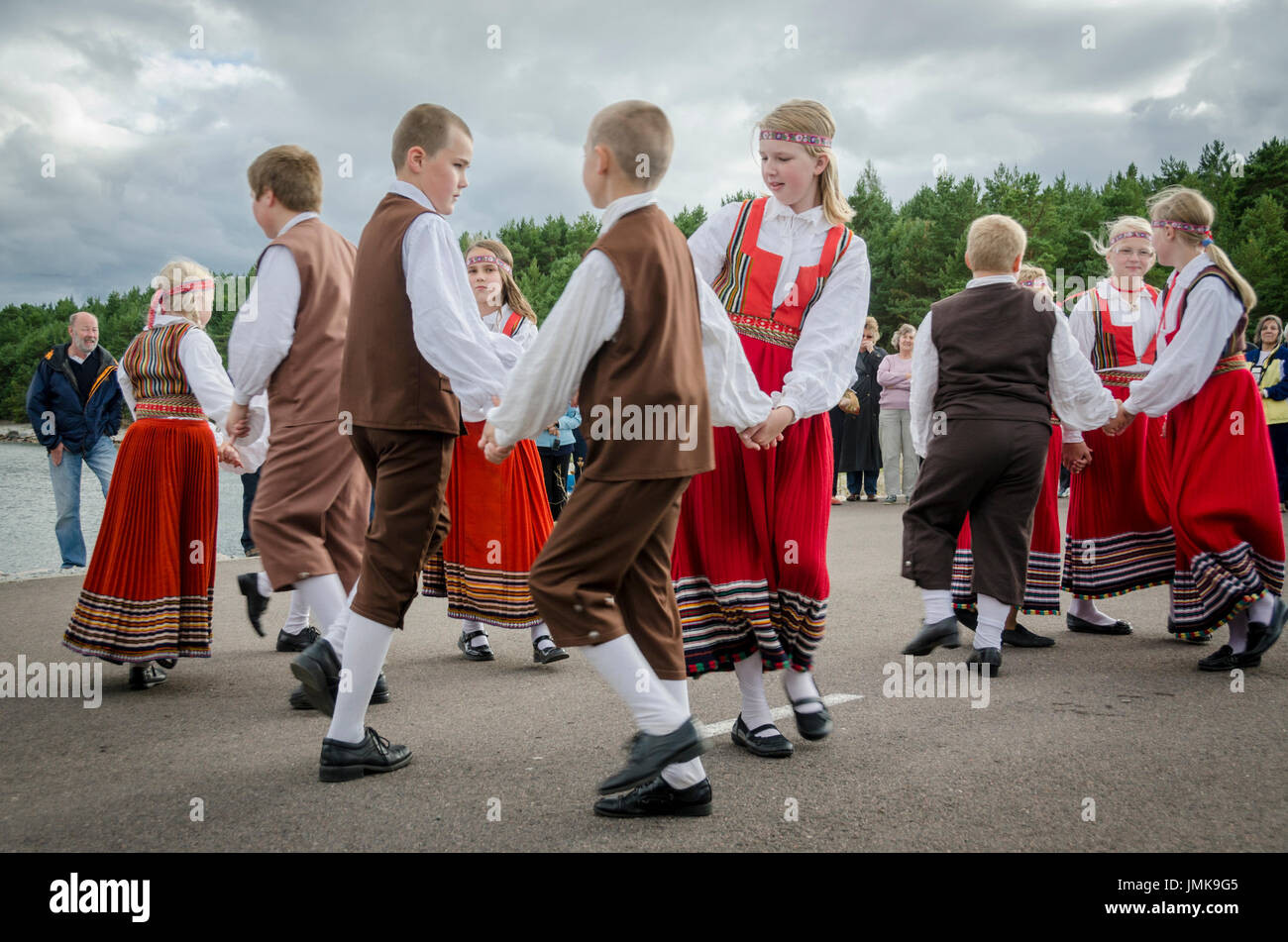 estonia eurovision 2022 dance clipart