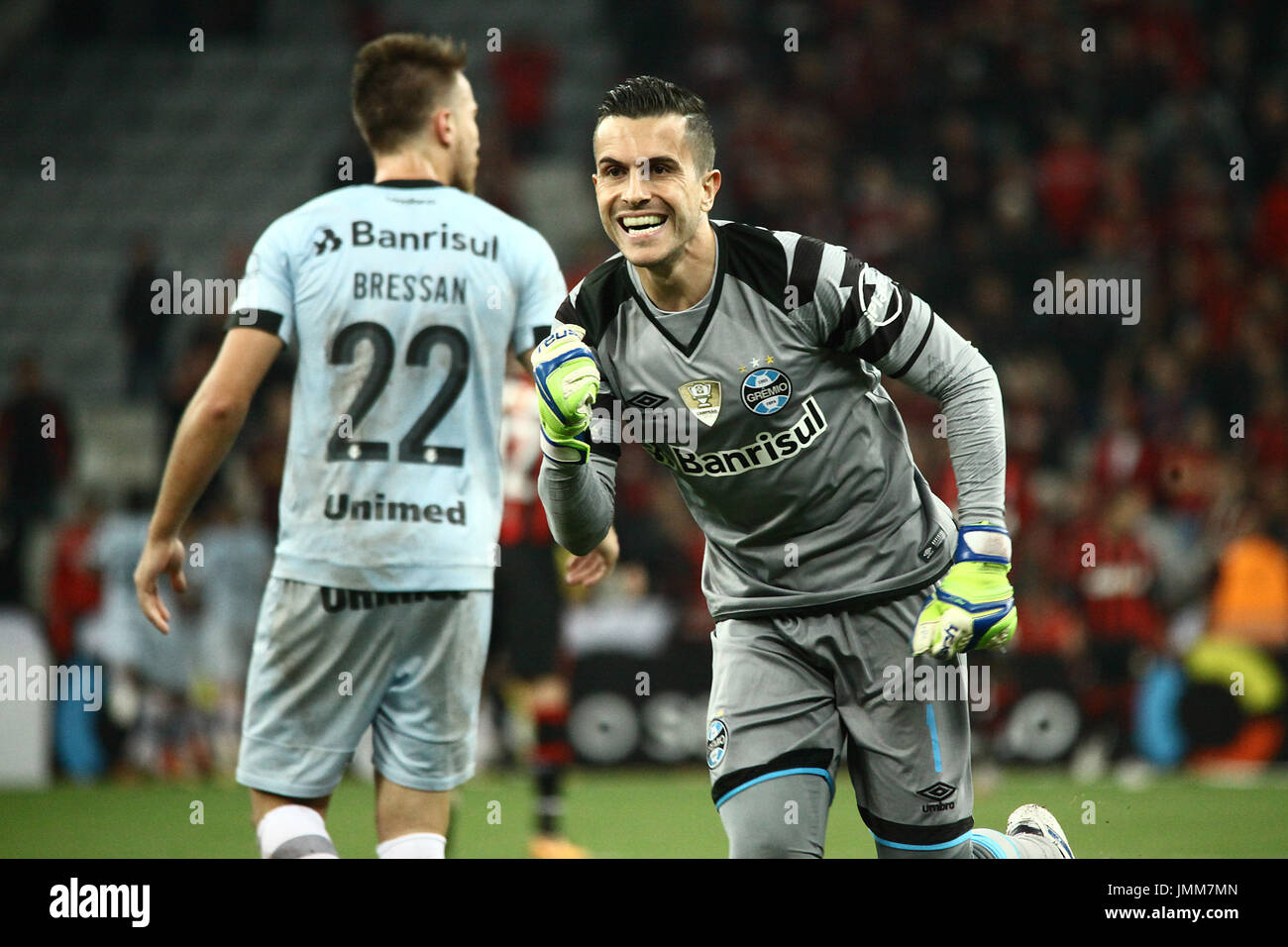 Curitiba, Brazil. 27th July, 2017. Goalkeeper Marcelo Grohe vibrates with goal from Pedro Rocha during Atletico PR x Grêmio RS, match of the return by the Quarterfinals of the Glass of Brazil 2017, realized in Arena of Baixada in Curitiba, PR. Credit: Guilherme Artigas/FotoArena/Alamy Live News Stock Photo