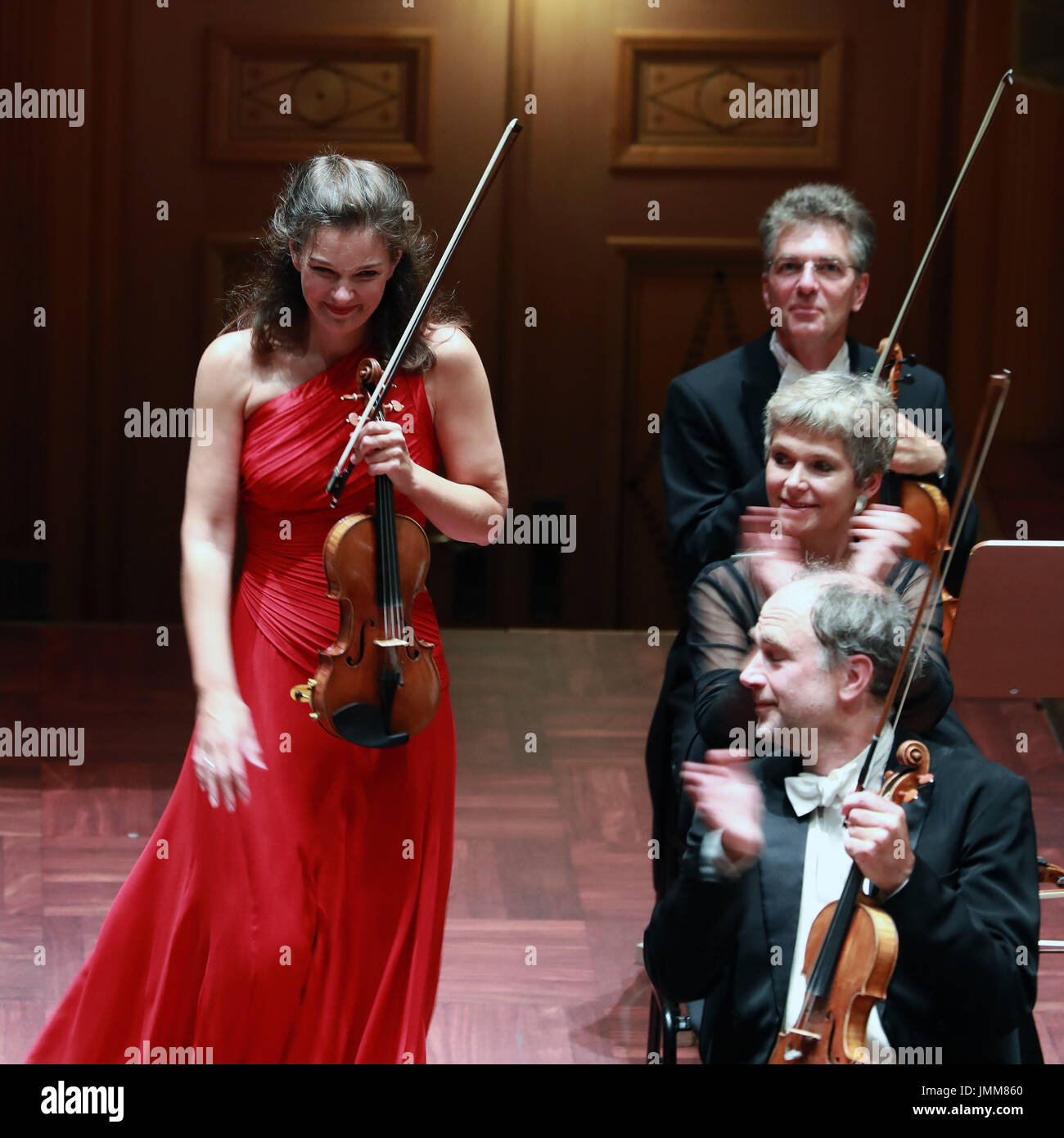 Dutch violinist janine jansen hi-res stock photography and images - Alamy 