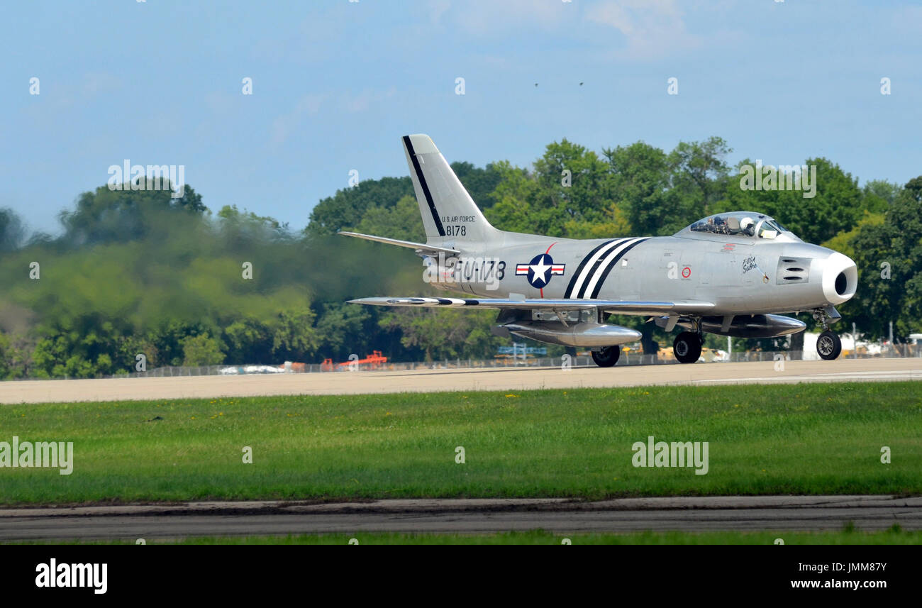 Oshkosh, Wisconsin, USA. 27th July, 2017. An airplane performs during