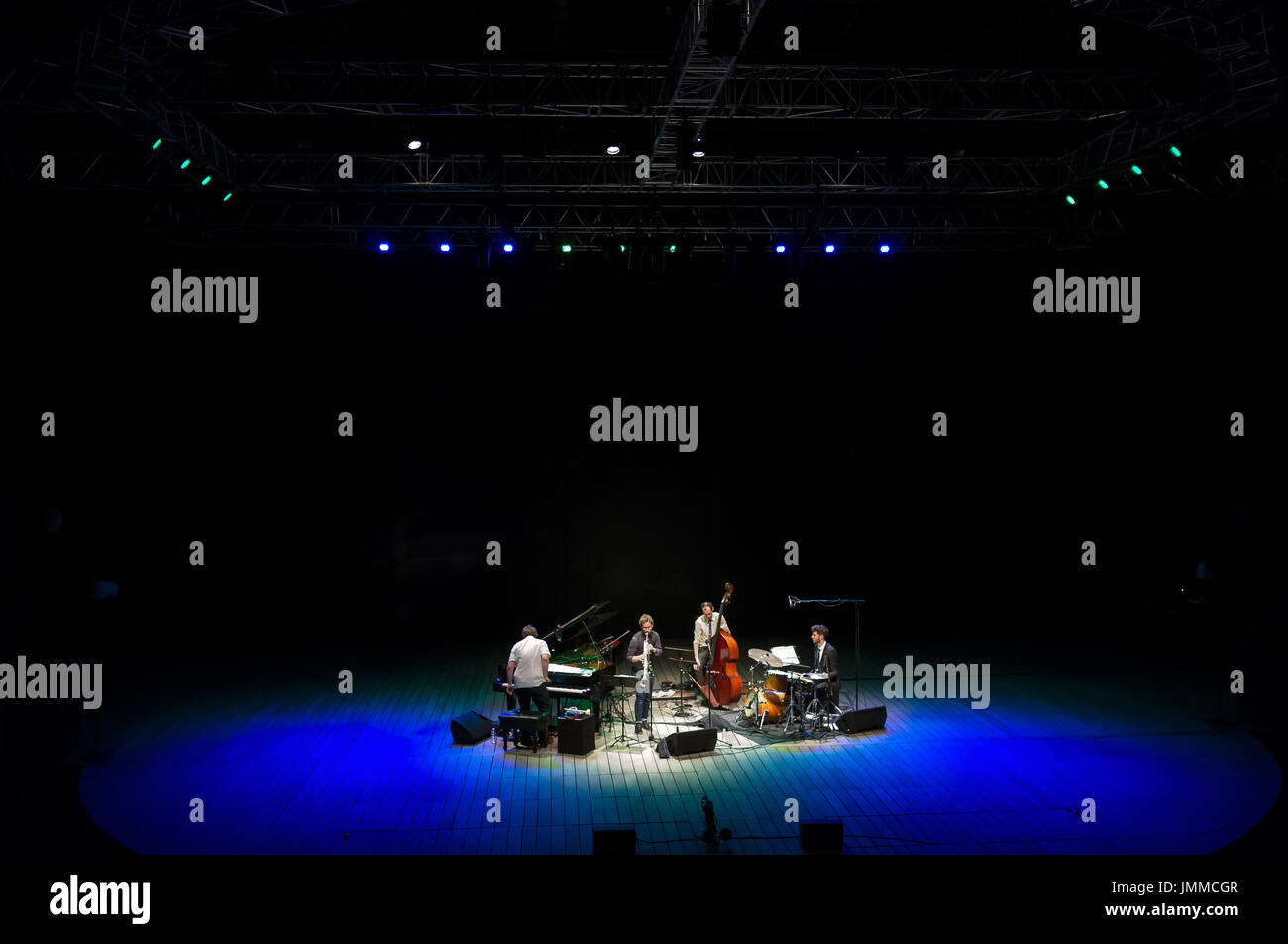 Jazz radio hi-res stock photography and images - Alamy