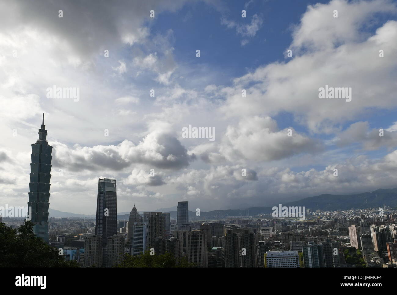 Taipei. 28th July, 2017. Photo taken on July 28, 2017 shows the clouds scenery in Taipei, southeast China's Taiwan. Typhoon Nesat, the ninth typhoon of the year, will hit southeast China Saturday, the country's national observatory said Friday. Credit: Zhou Mi/Xinhua/Alamy Live News Stock Photo