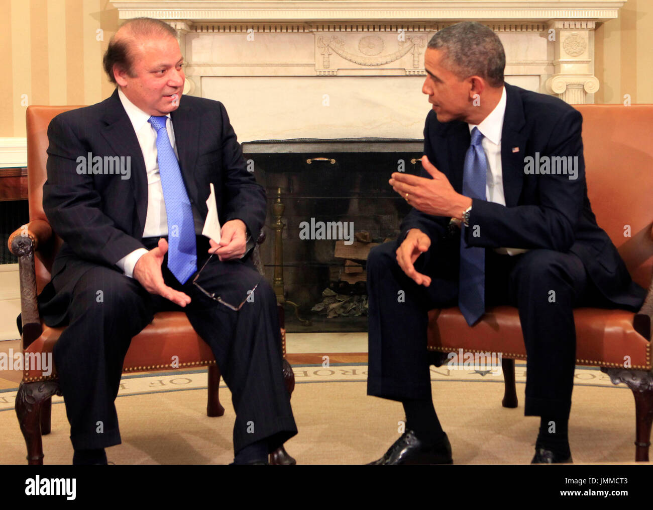 United States President Barack Obama meets with Prime Minister Nawaz Sharif of Pakistan in the Oval Office of the White House in Washington, D.C. on October 23, 2013. Credit: Dennis Brack / Pool via CNP / MediaPunch Stock Photo