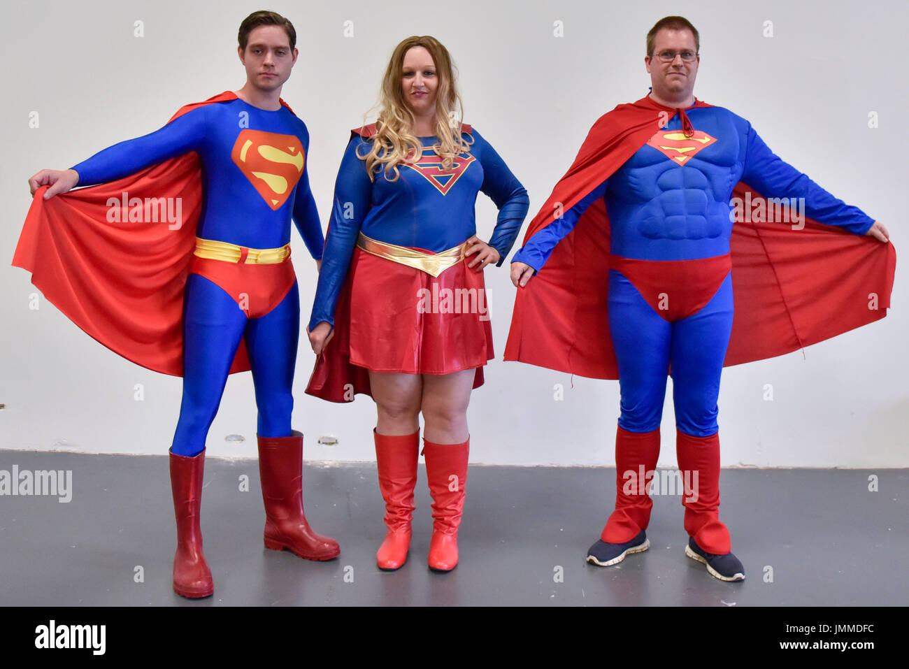 Supergirl costume Immagini Vettoriali Stock - Alamy