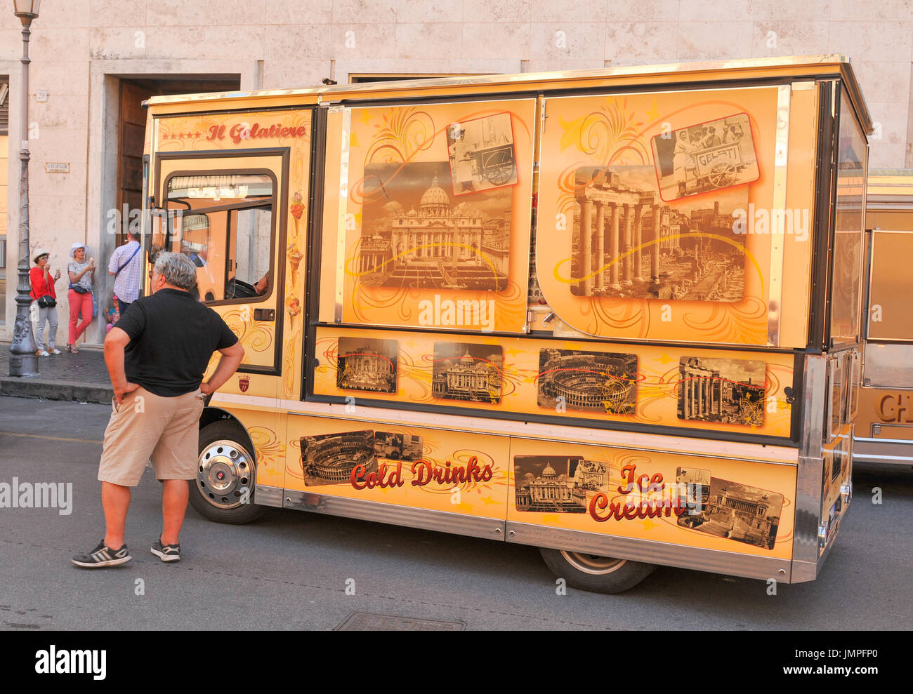 Ice cream italy vendor hires stock photography and images Alamy