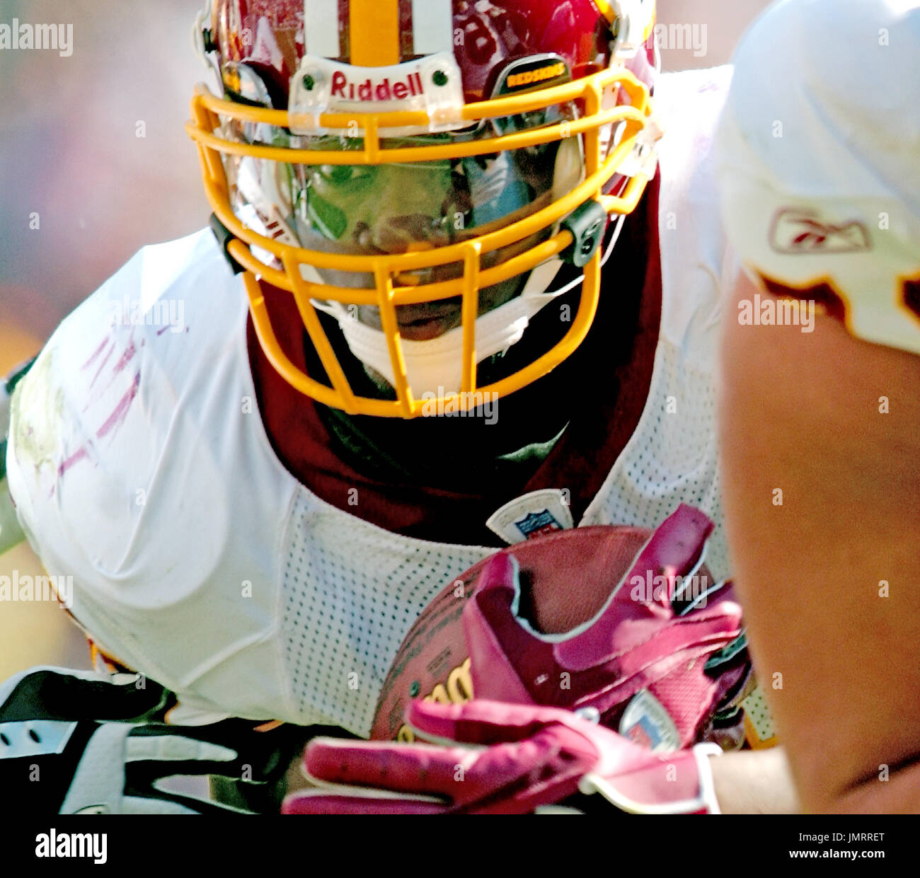 Washington Redskins Clinton Portis runs against the Philadelphia Eagles  during the third quarter at FedEx Field in Landover, Maryland on November  11, 2007. (UPI Photo/Kevin Dietsch Stock Photo - Alamy