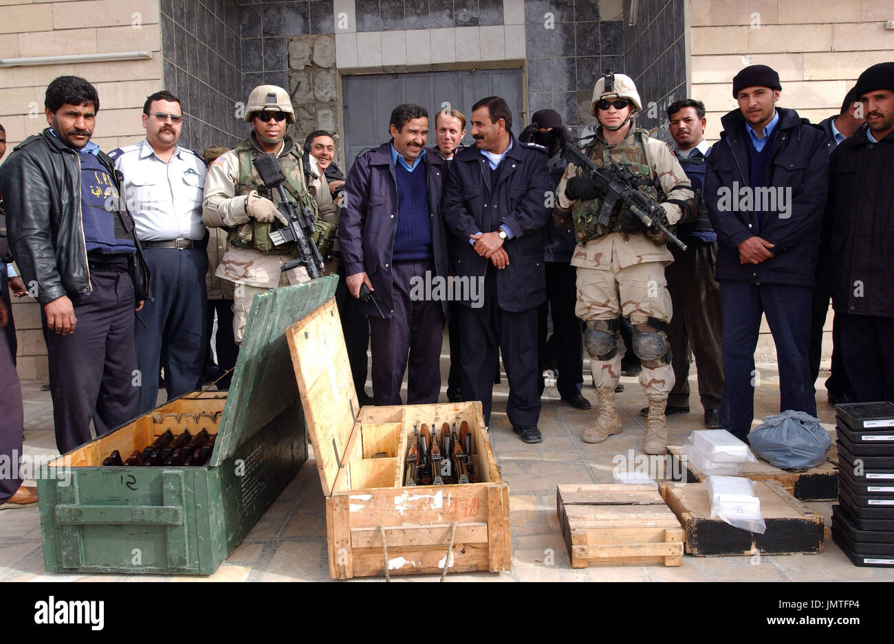 Captain Byard, left, commander of C Battery, 1st Battalion, 7th Field