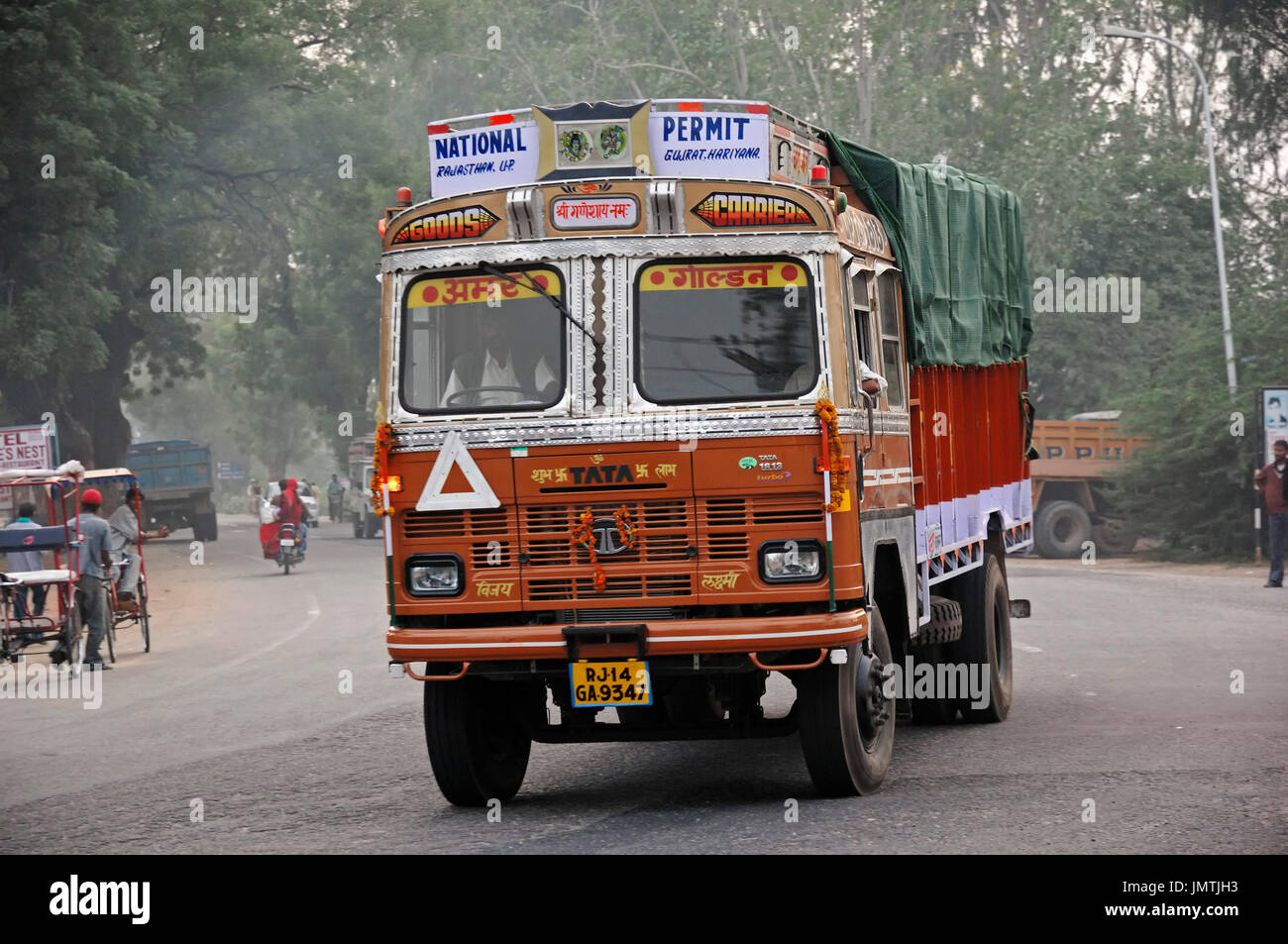 Truck, Bharatpur, Rajasthan, India | Lastkraftwagen, Bharatpur, Rajasthan, Indien Stock Photo