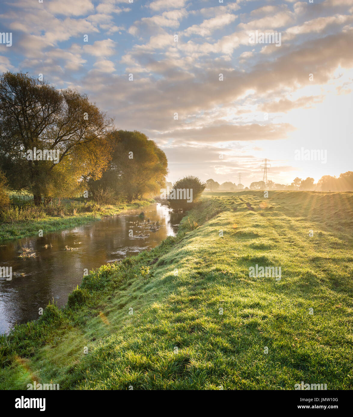 Sunrise over the River Welland near Uffington and Stamford in the rural Lincolnshire countryside, UK Stock Photo