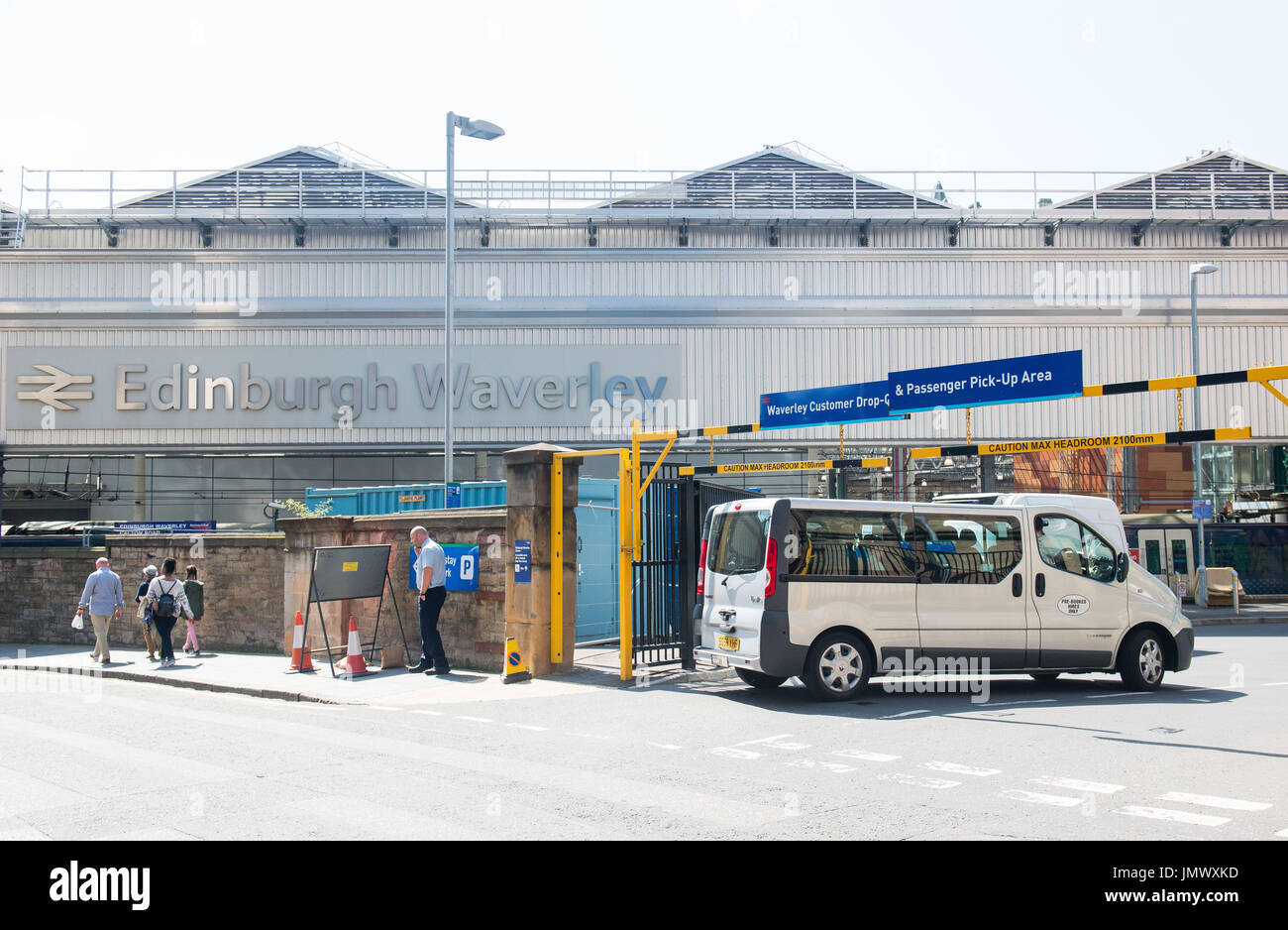 Picture Taxi Rank, Taxi Drop off point on Market street and Calton