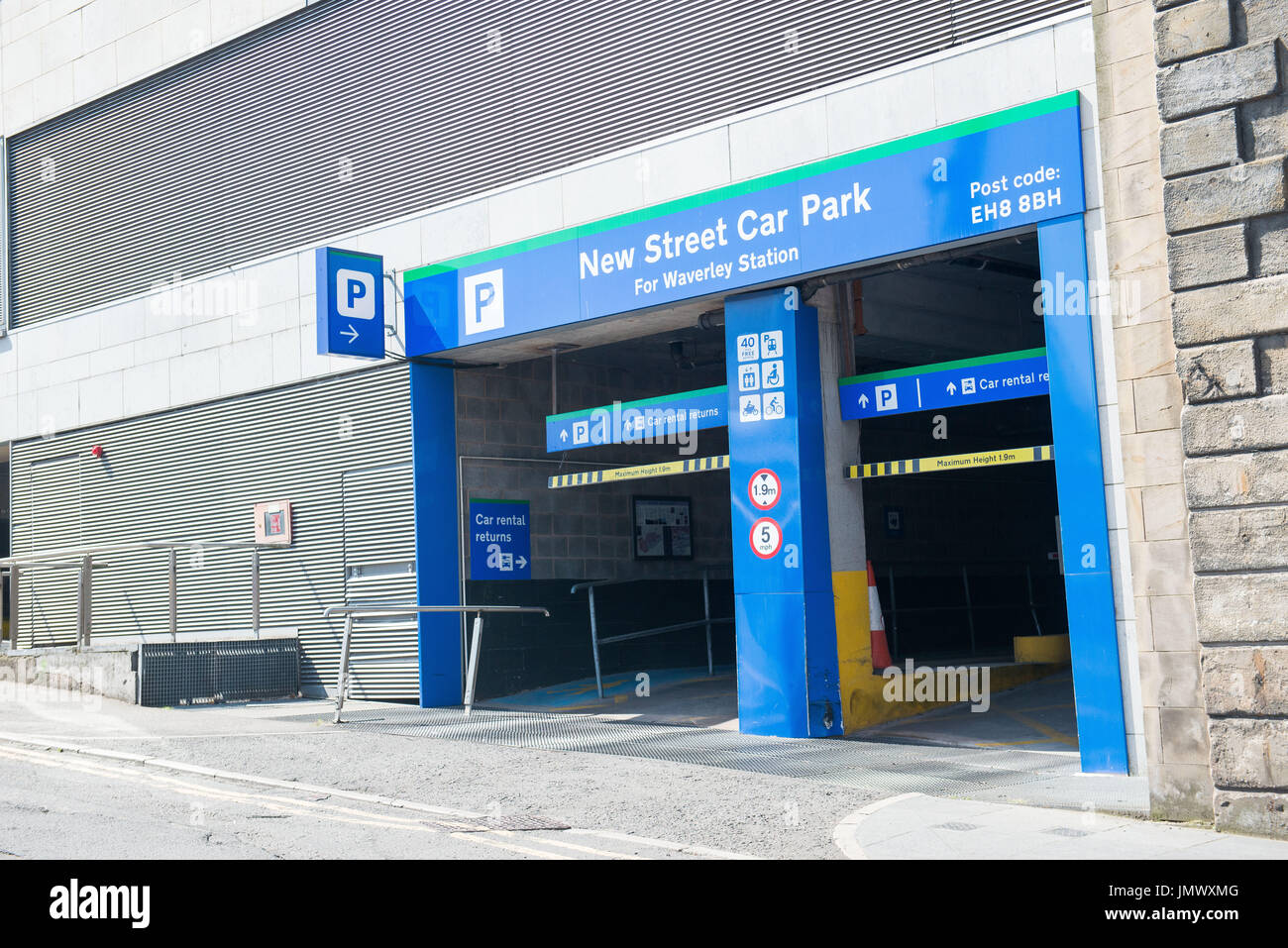 Picture Taxi Rank, Taxi Drop off point on Market street and Calton