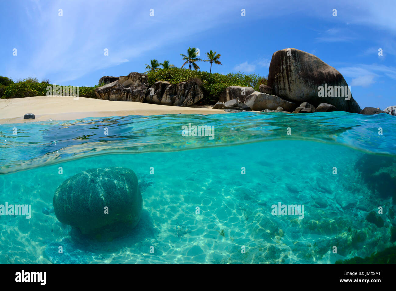 Splitlevel Picture from the beach Little Trunk Bay and boulder, Little Trunk Bay, Virgin Gorda