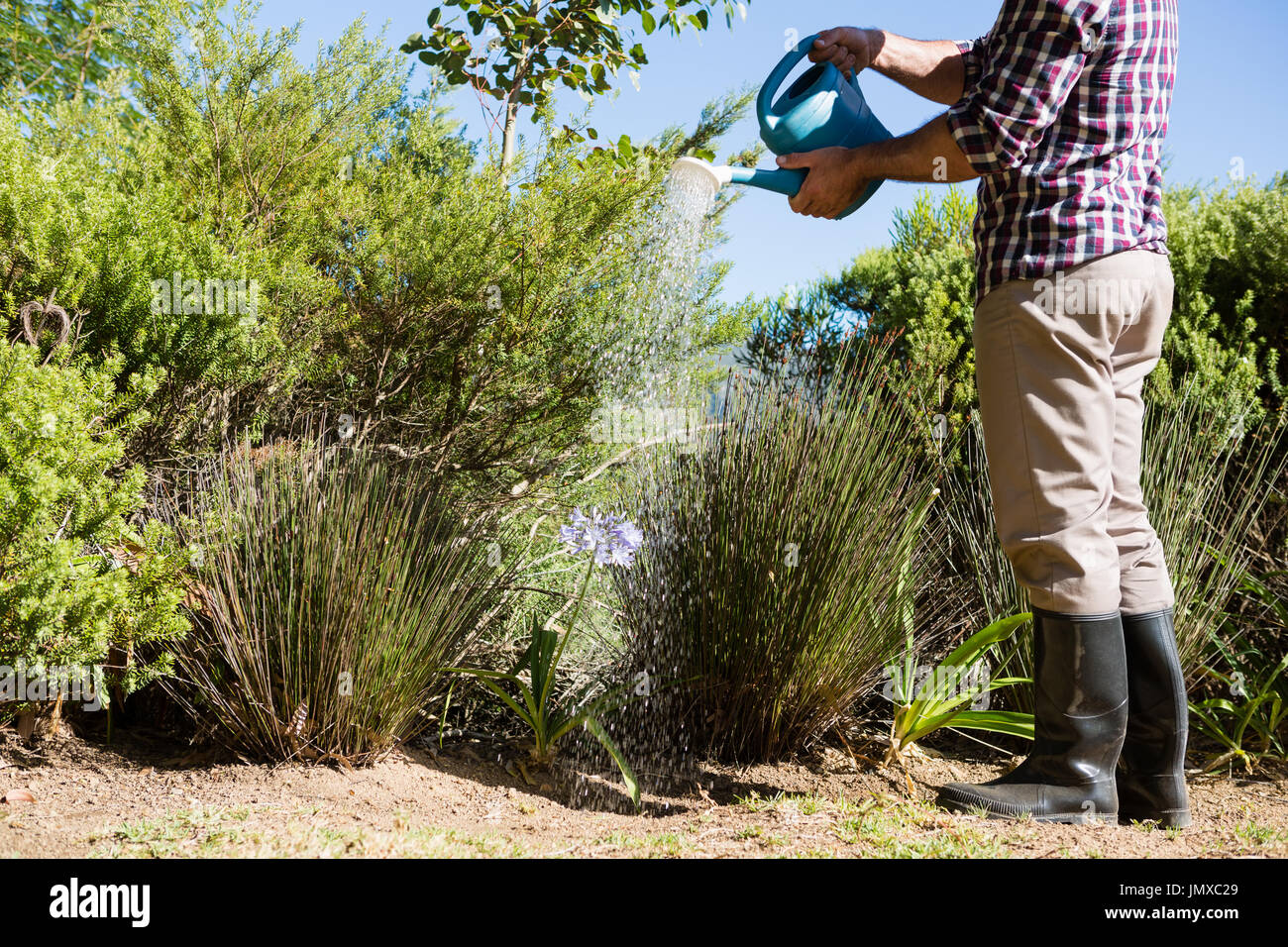 Wellington boots garden man hi-res stock photography and images - Alamy
