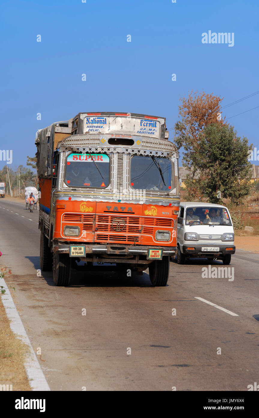 Truck, Rajasthan, India | Lastkraftwagen, Rajasthan, Indien Stock Photo