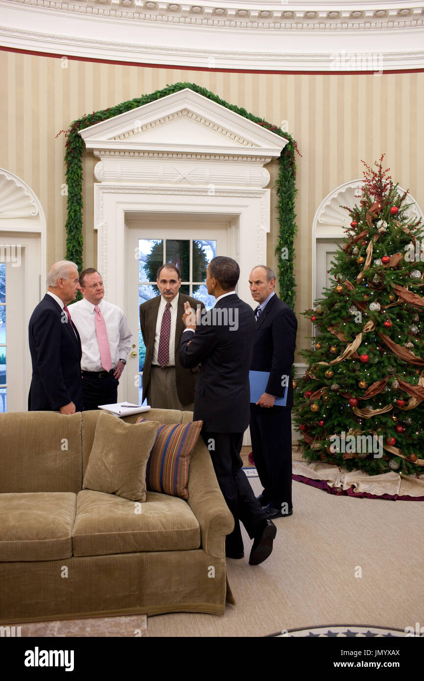 United States President Barack Obama talks with from left: Vice ...