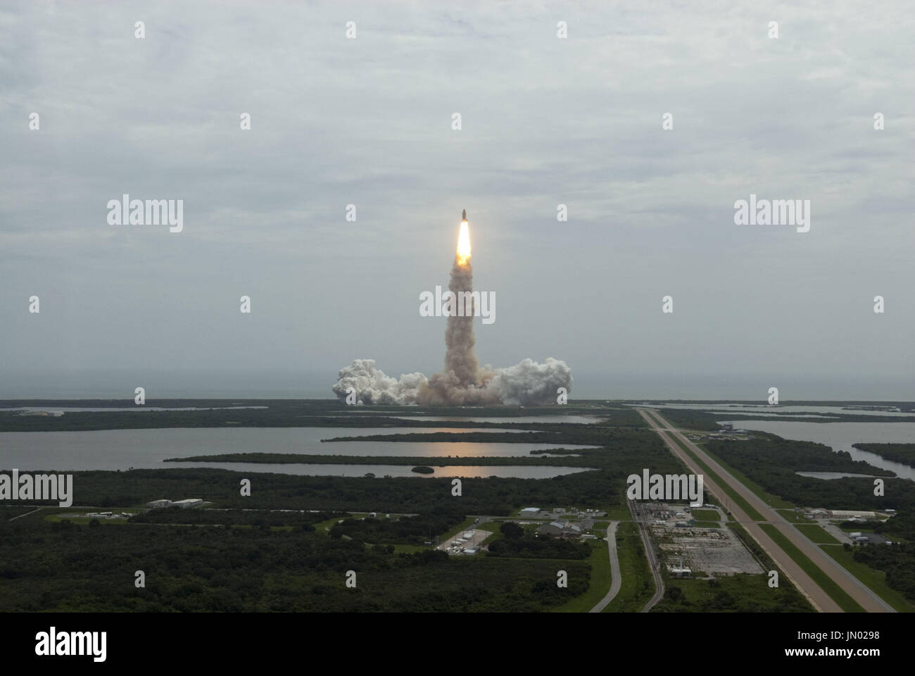 Seen from the roof of the Vehicle Assembly Building, space shuttle ...