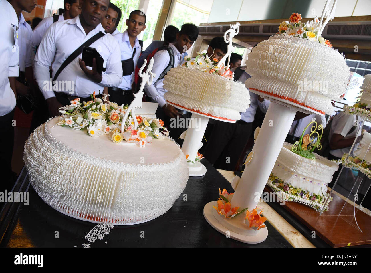 Colombo. 28th July, 2017. Delicate cuisines are displayed in the 'Culinary Art and Food Expo' in Colombo, Sri Lanka on July 28, 2017. The 17th edition of the 'Culinary Art and Food Expo', organized by the chefs' Guild of Lanka, was launched in the Bandaranaike Memorial International Conference Hall in Colombo on Friday. Credit: Gayan sameera/Xinhua/Alamy Live News Stock Photo
