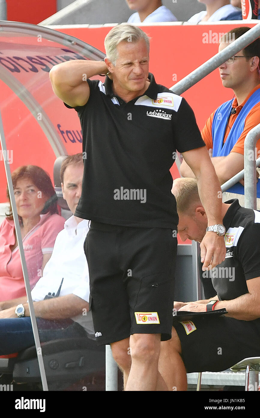 Ingolstadt, Deutschland. 29th July, 2017. Jens KELLER (Trainer Union) nach Insektenstich am Ruecken, Fussball 2. Bundesliga/ FC Ingolstadt-FC Union Berlin 0-1, 1.Spieltag, Spieltag01, Liga2, Saison 2017/18 am 29.07.2017, AUDI SPORTPARK., | Verwendung weltweit Credit: dpa/Alamy Live News Stock Photo