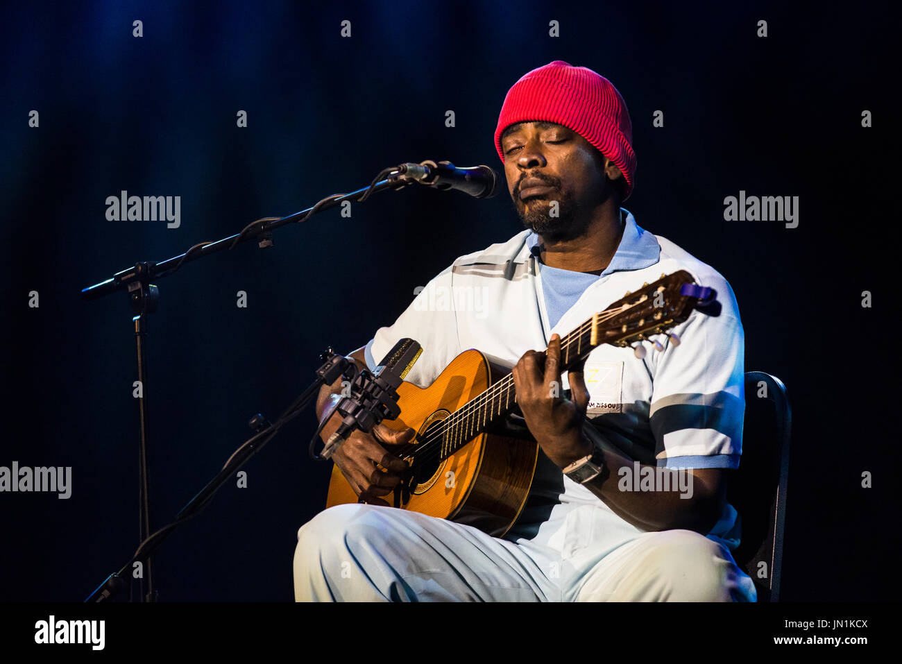 Seu jorge life aquatic hi-res stock photography and images - Alamy