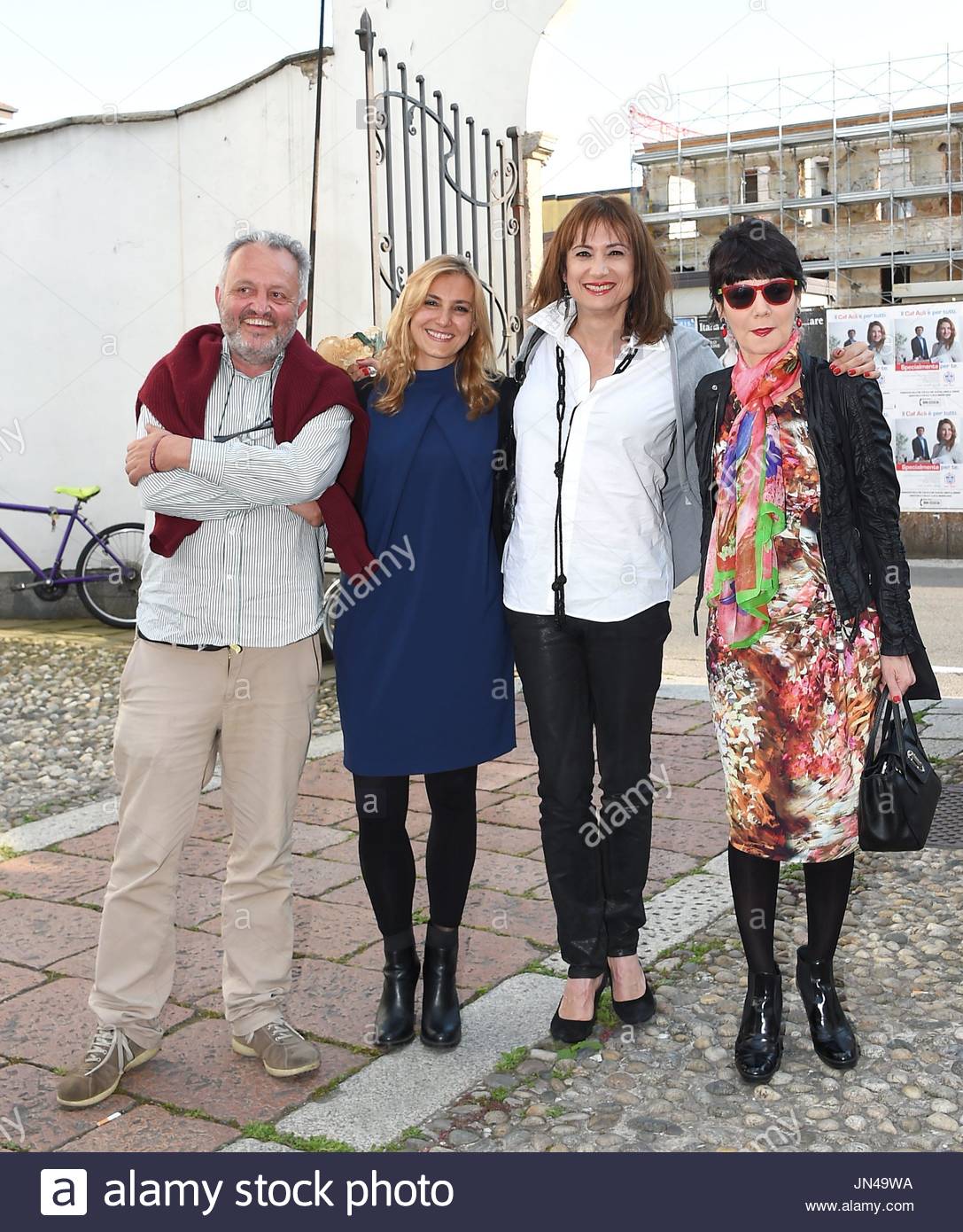 Vladimir Luxuria con il suo libro e Elisabetta Sgarbi ...