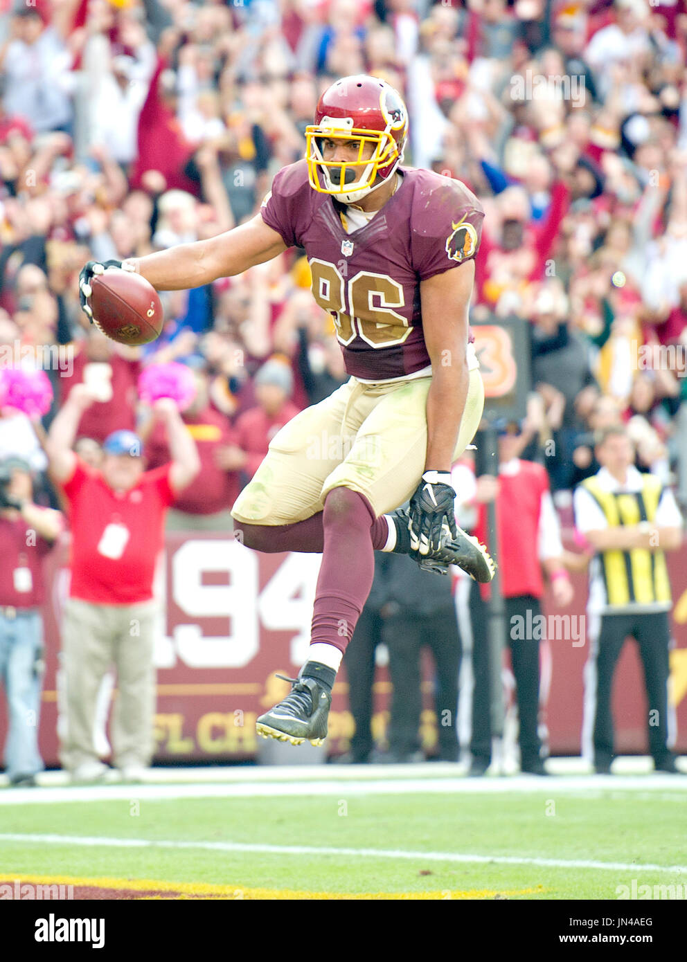 Washington Redskins tight end Jordan Reed (86) jumps in the air to ...