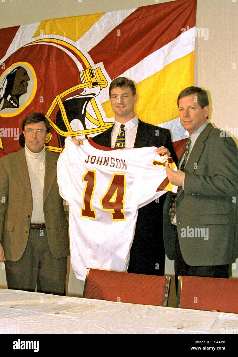 Newly acquired Washington Redskins quarterback Brad Johnson (14