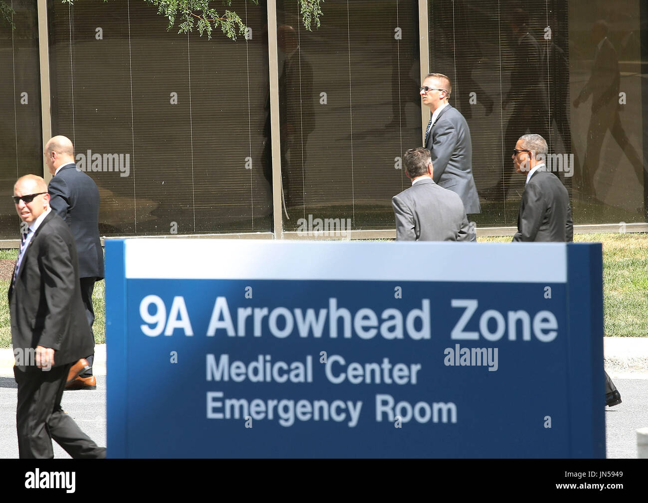 Obama Walter Reed United States President Barack Obama (R), arrives at Walter Reed ...