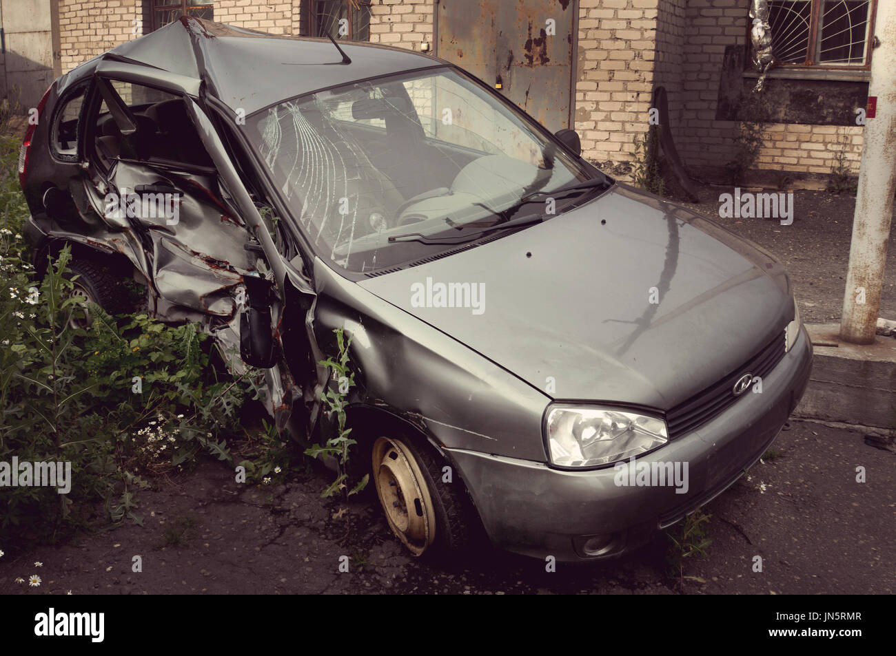 Old rust car. Crash Destroyed an abandoned car Stock Photo Alamy