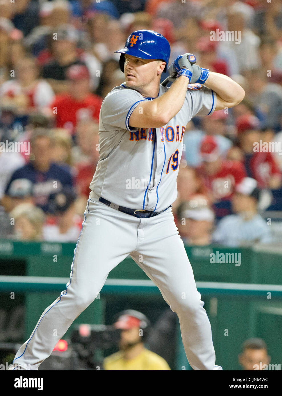 New York Mets right fielder Jay Bruce (19) bats in the fifth inning