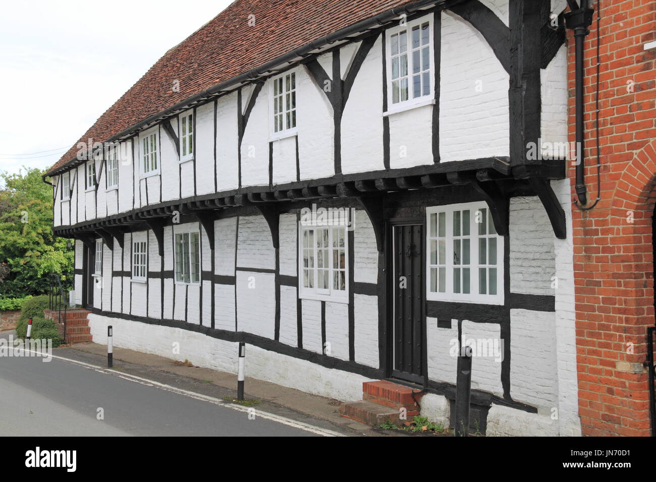 The tudor cottages hires stock photography and images Alamy