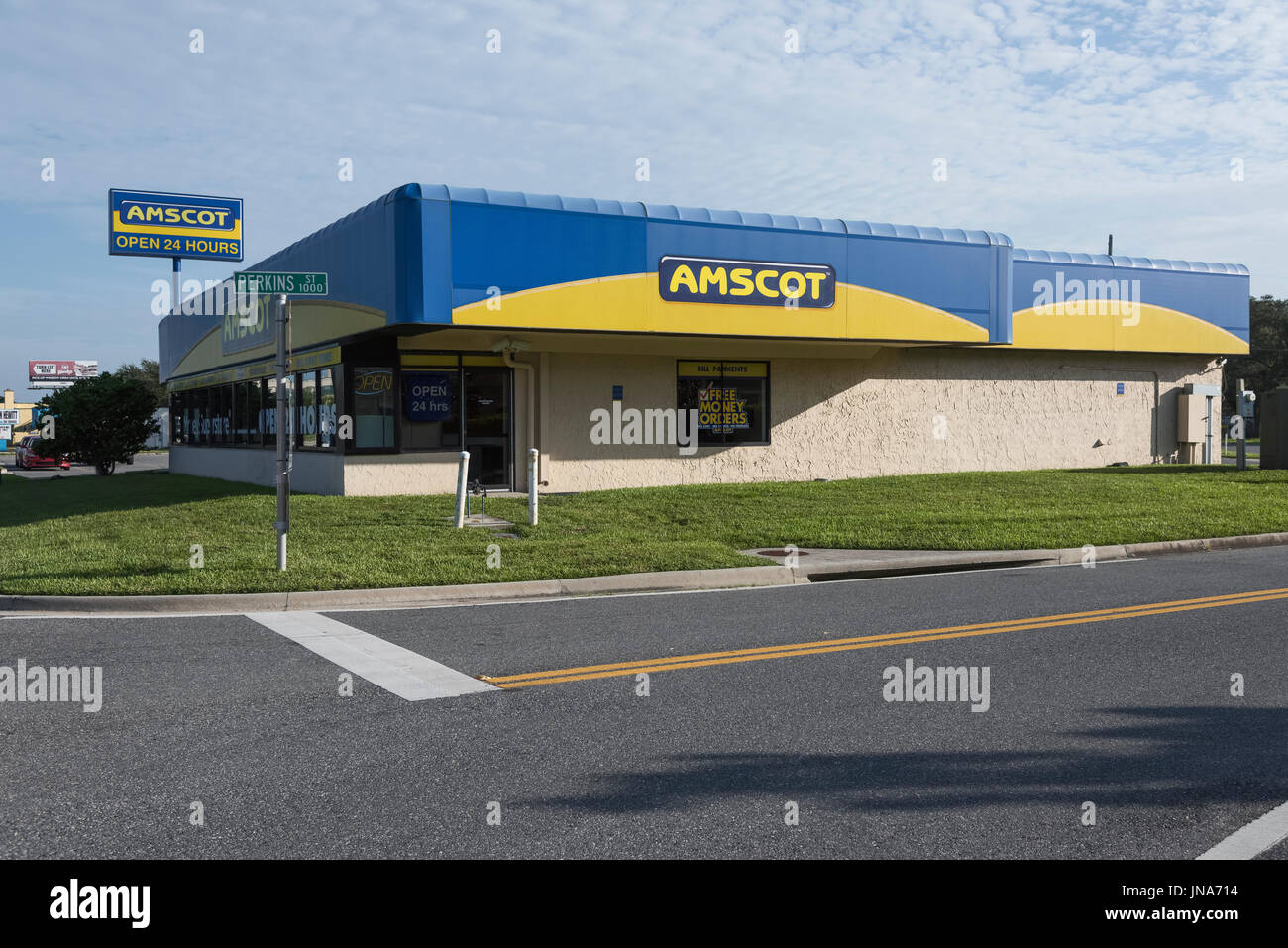Amscot The Money Superstore Stock Photo Alamy