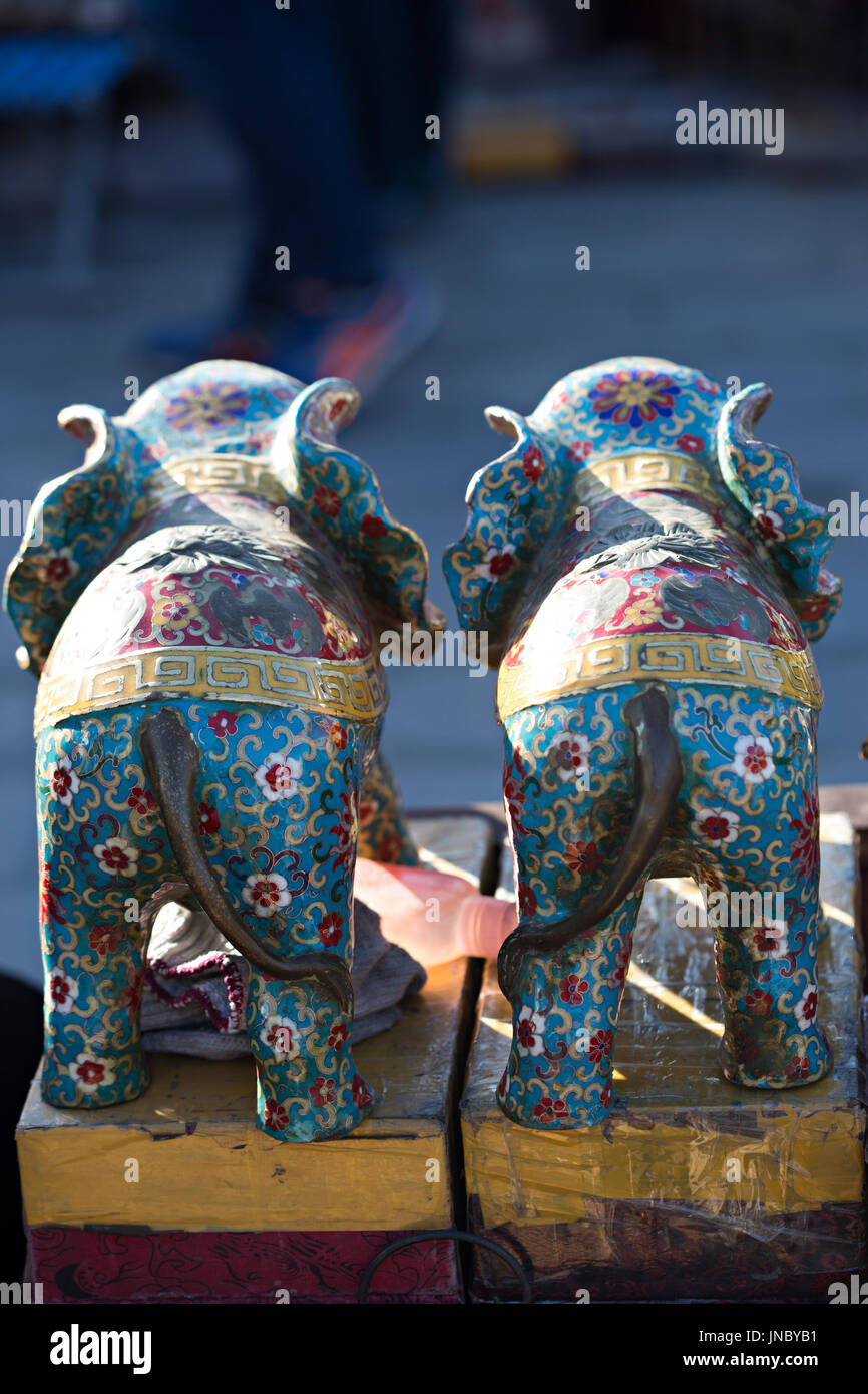 Two elephant figurines on the Chinese flea market, Beijing, China Stock