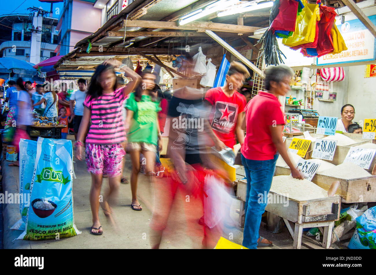 Philippines night market hi-res stock photography and images - Alamy