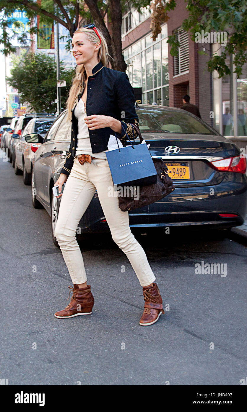 Model off duty : Valentina Zelyaeva street style after Ralph Lauren fashion show during New York Fashion Week Stock Photo