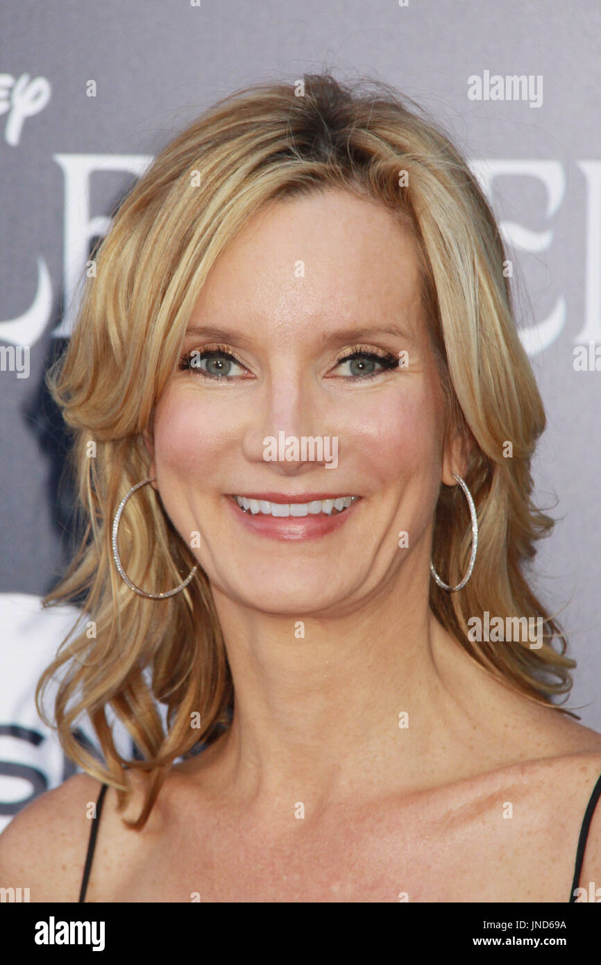 Beth Littleford 05/28/2014 "Maleficent" Premiere held at the El Capitan