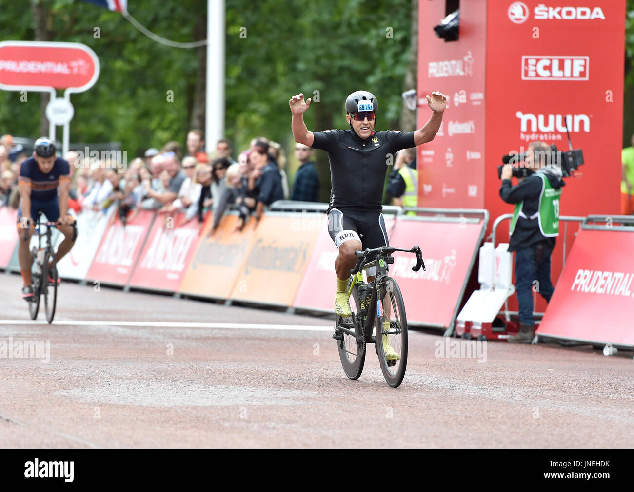 London, UK. 30th July, 2017. The first one finished just under 4 hours (the official result be updated soon at Prudential RideLondon-Surrey 100 on Sunday, July 30, 2017, LONDON ENGLAND: Photo : Taka G Wu Credit: Taka Wu/Alamy Live News Stock Photo