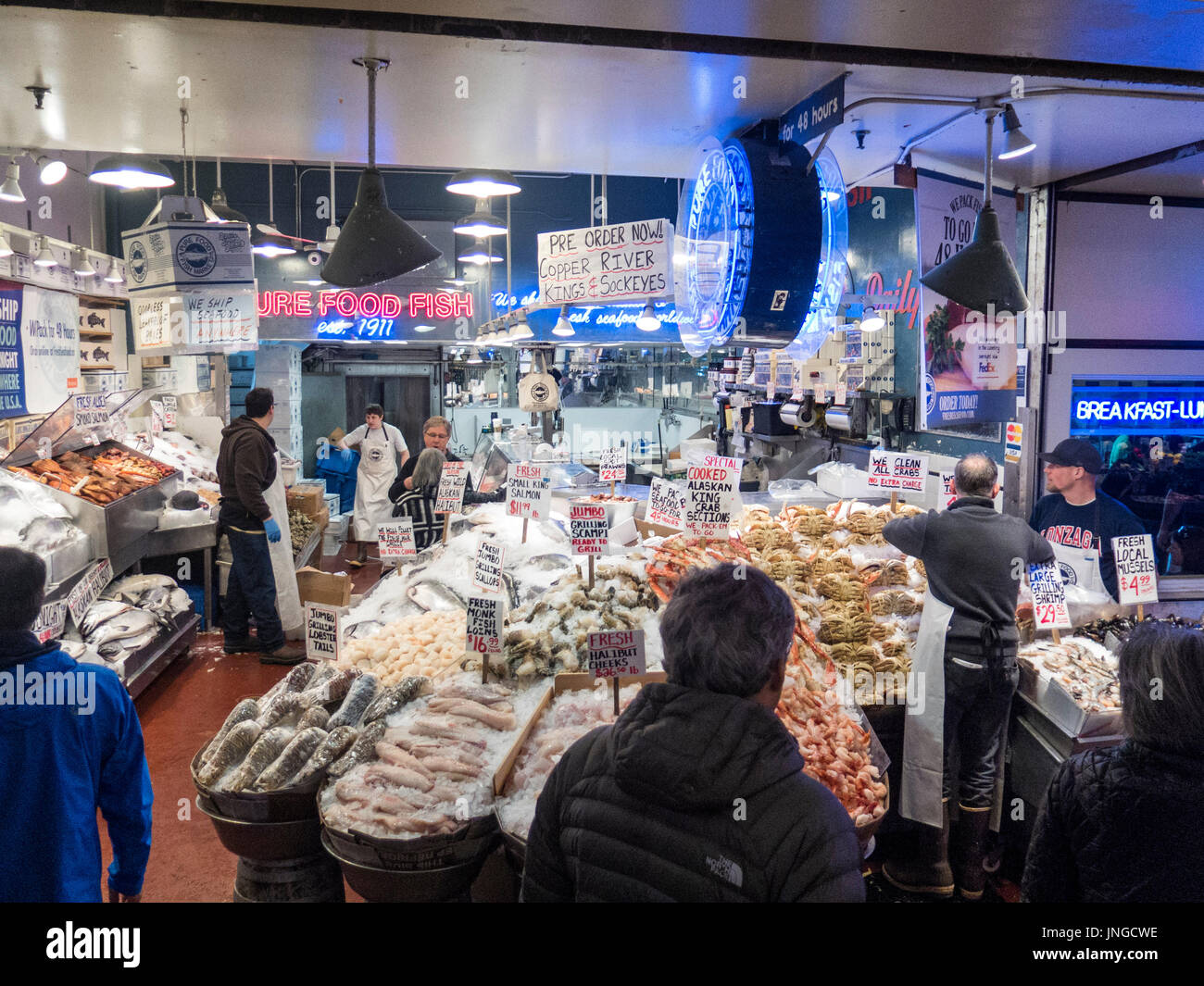 Fish mongers at Pike Place Public Market Stock Photo