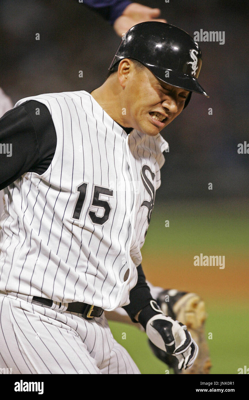 CHICAGO, United States - Chicago White Sox infielder Tadahito dashes to ...