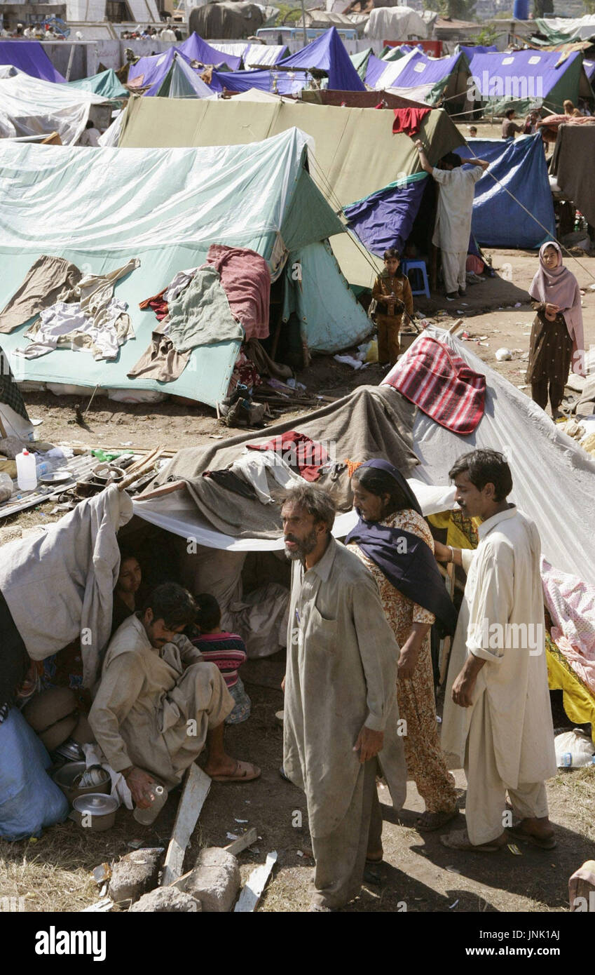 MUZZAHARABAD, Pakistan Tents for earthquake survivors are in place on the ground of
