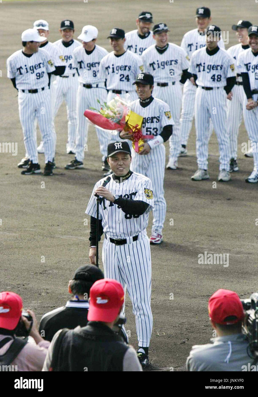 Hanshin Tigers Manager Akinobu Okada Maintains Distance to Help Players Be  Self-Sufficient on Way to Central League Baseball Title - The Japan News