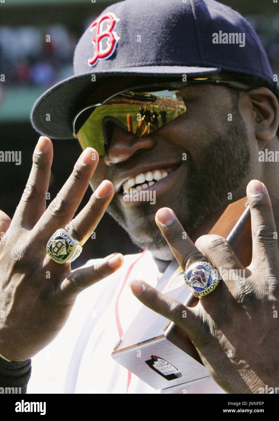 Boston Red Sox David Ortiz and Texas Rangers Nelson Cruz talk