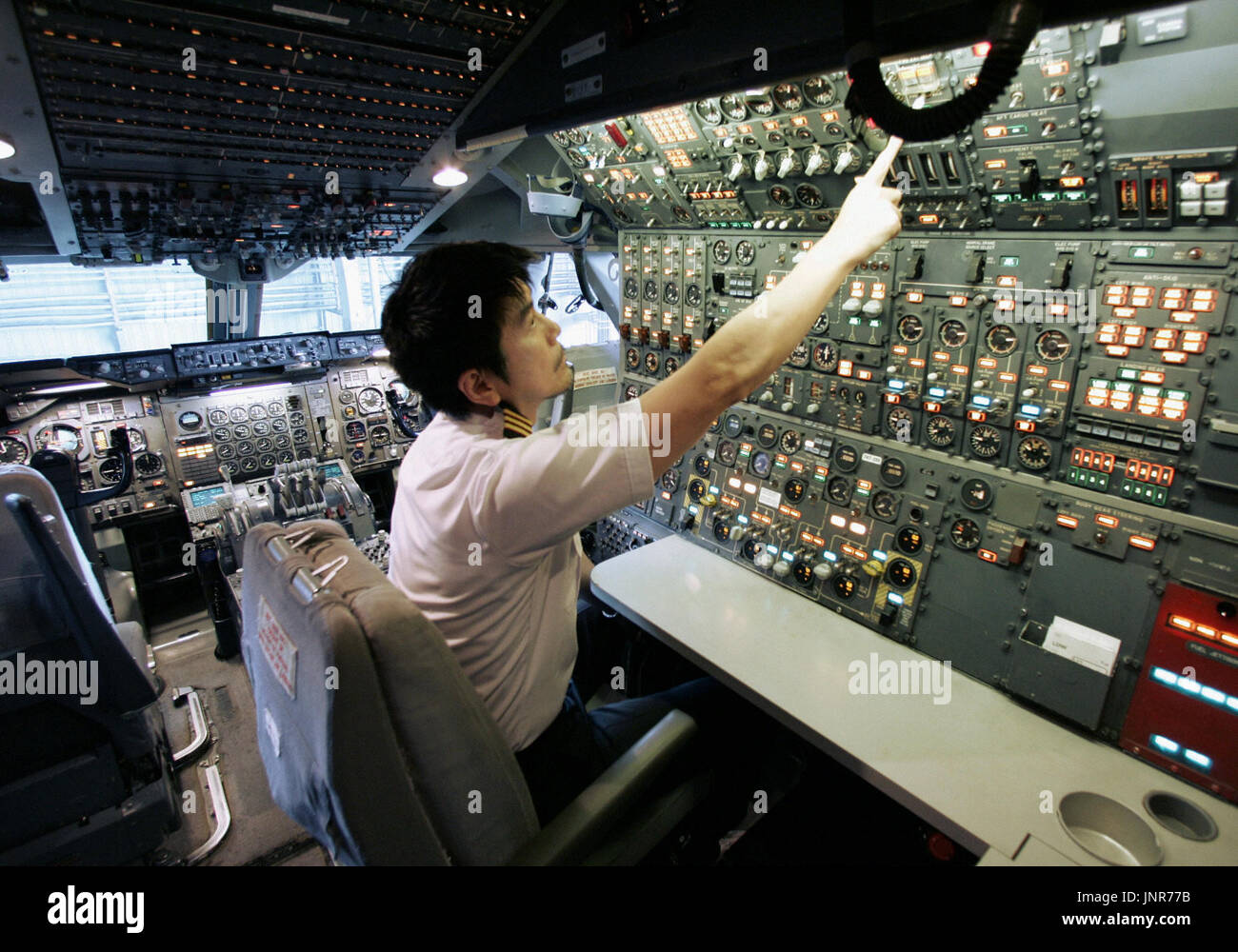 日本航空　JET STREAM Ｂ-747 cockpit Jet Stream [ ジェットストリーム] Cockpit B-747&DC-10 DUO