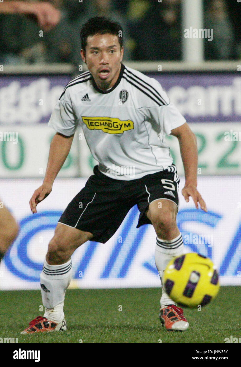 ウェア Y2K ITALY vintage Cesena NAGATOMO 5 mass CESENA, Italy - Cesena defender Yuto Nagatomo looks for options