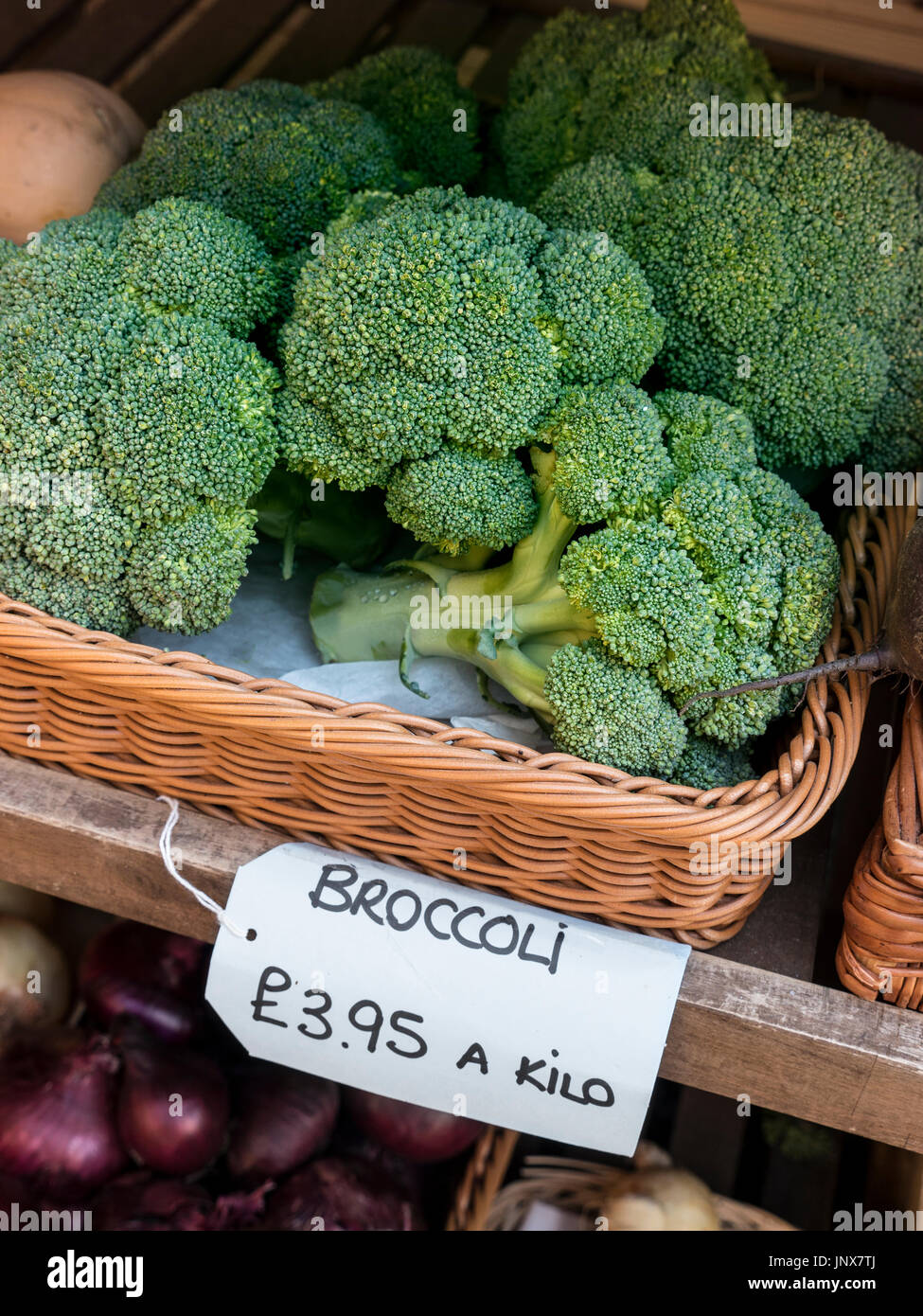 Display broccoli in supermarket hires stock photography and images Alamy