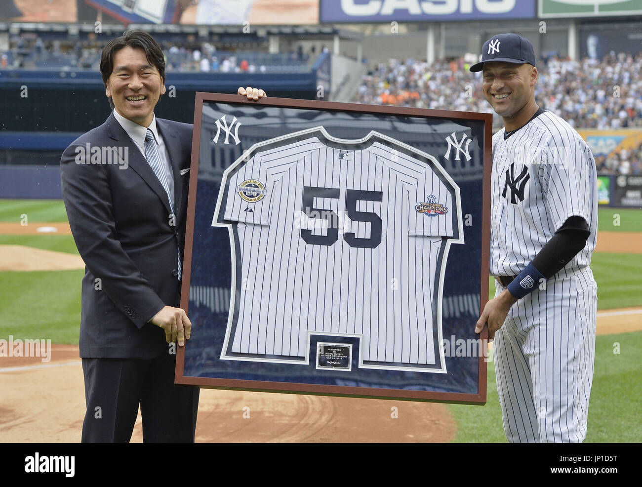 Former New York Yankees infielder Lee Mazzilli (24) during the