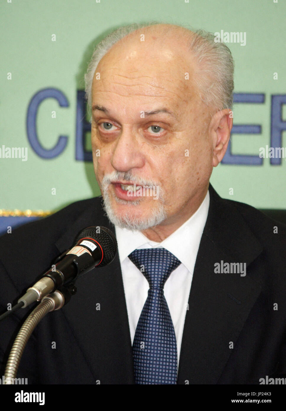 TOKYO, Japan Iraqi Deputy Prime Minister Hussein Shahristani holds a