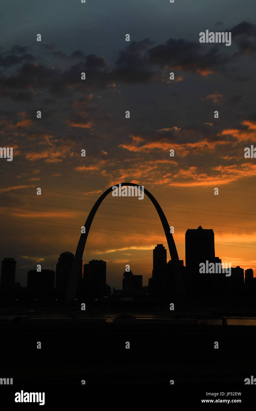 Sunset over the Gateway Arch and St. Louis, Missouri Stock Photo - Alamy