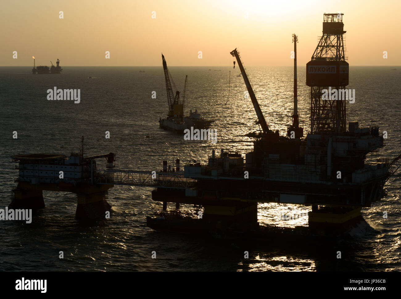 Russia oil ice platform hi-res stock photography and images - Alamy
